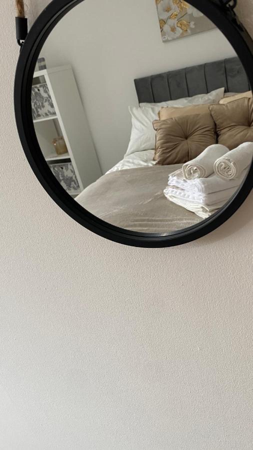 Bv Luxury Spacious 3 Bedroom House At Isaac Close 맨체스터 외부 사진
