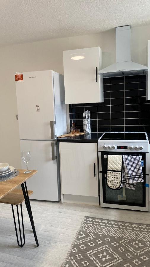 Bv Luxury Spacious 3 Bedroom House At Isaac Close 맨체스터 외부 사진
